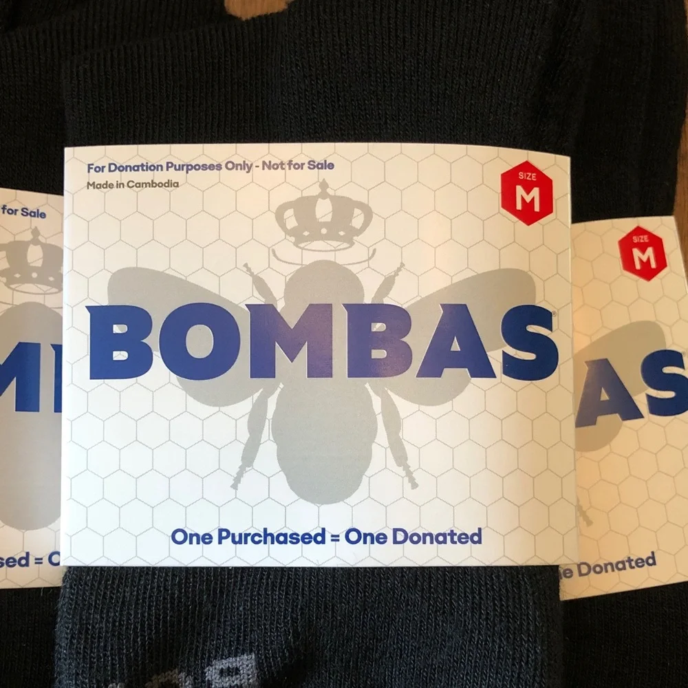 Set of 4 pairs New with tag Bombas Men's Black Crew Socks with Gray Stripe